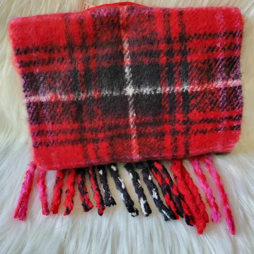 Victoria's Secret Hat and Scarf Set